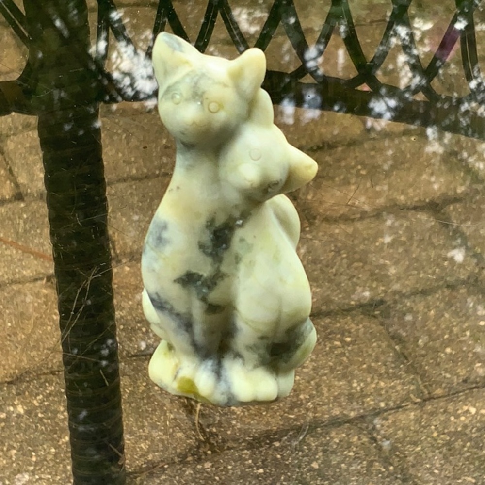JADE HAND CARVED SNUGGLING CATS